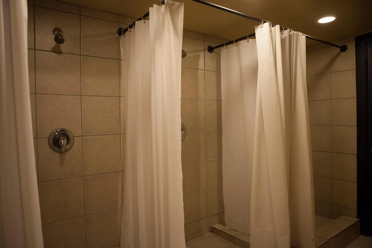 The Mancave Hostel Saint Louis